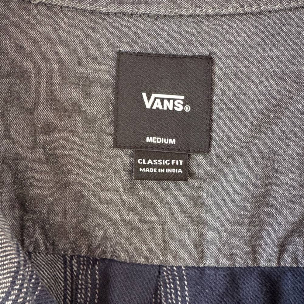 Vans Button Down Shirt Size M - image 3